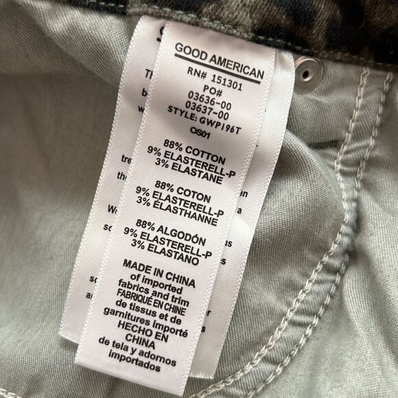 Good American Good Waist Crop in Sage Green Leopard Print Jeans Size 24 - Picture 5 of 7